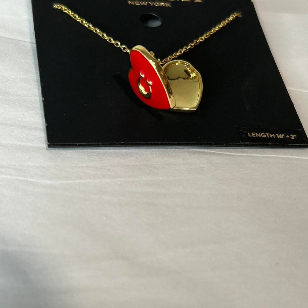 Brand new coach necklace heard - Picture 4 of 4